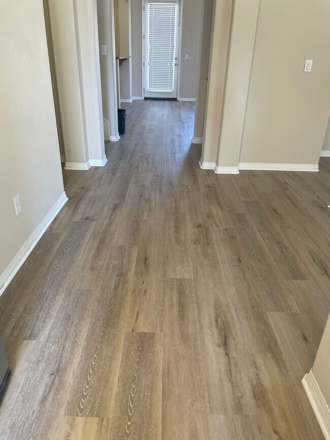Building Photo - NEW PAINT AND FLOORING