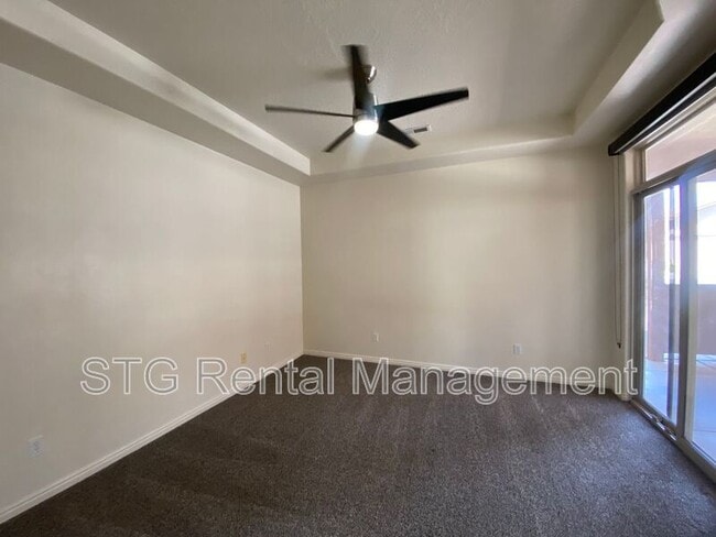 Building Photo - 3427 E Sweetwater Springs Dr