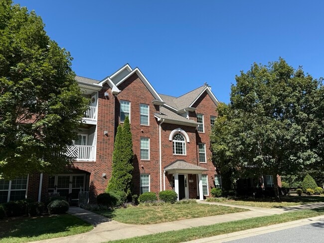 Primary Photo - 130 Shallowford Reserve Dr