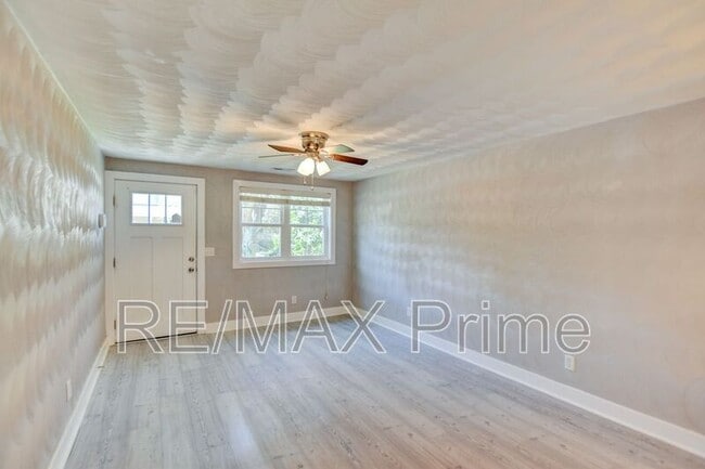 Building Photo - 7304 Major Ave