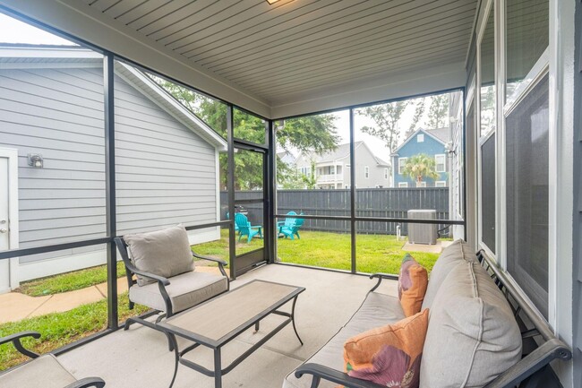 Building Photo - Impressive home in Oakfield loaded with up...