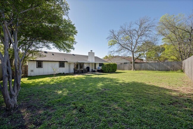 Building Photo - 11506 Pyreneese Dr