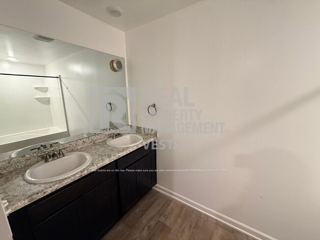 Building Photo - 187 Goodall Woods Dr