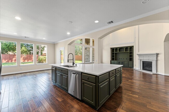 Building Photo - 7 N Beech Springs Cir