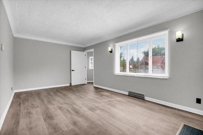 Building Photo - 16639 Ward Ave
