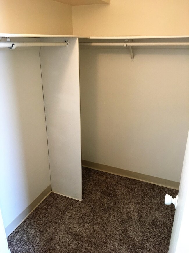 Building Photo - Recently Remodeled 1 Bdrm. 1 Bath w/ 1 Reserved Parking Stall