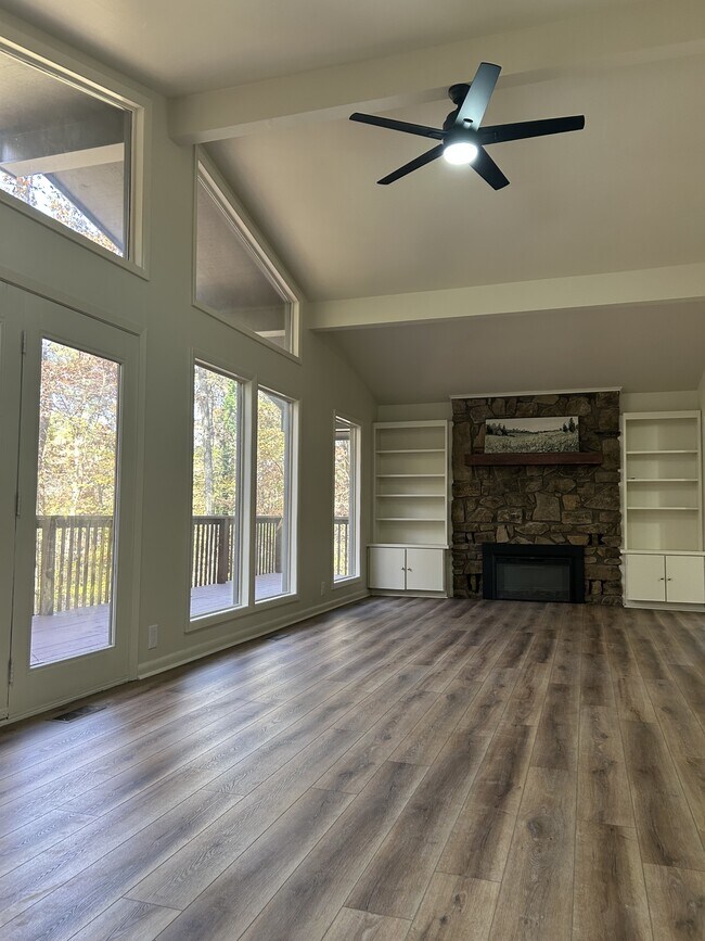 Building Photo - 25 Carballo Ln