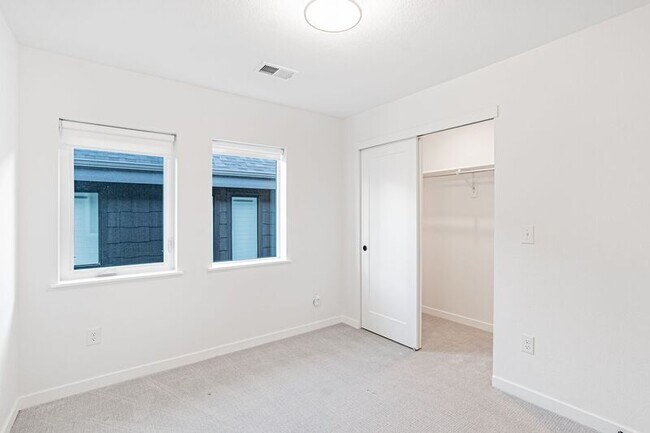 Building Photo - 1717 Ingalls St