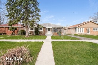 Building Photo - 8840 Sproat Ave