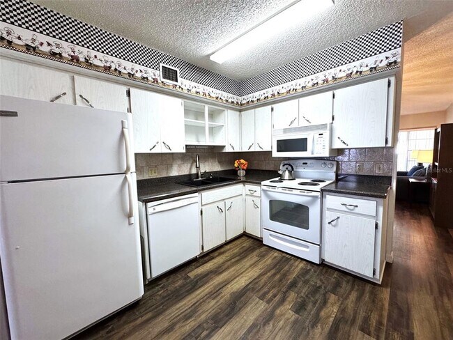 Building Photo - 2253 Norwegian Dr