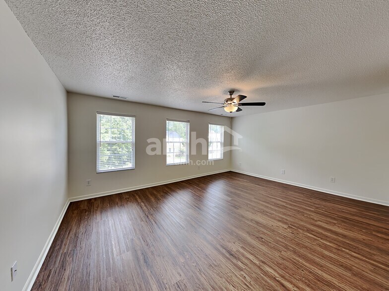 Building Photo - 1327 Arbor Greene Dr