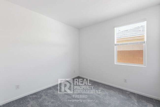 Building Photo - 17333 W Smoketree Dr