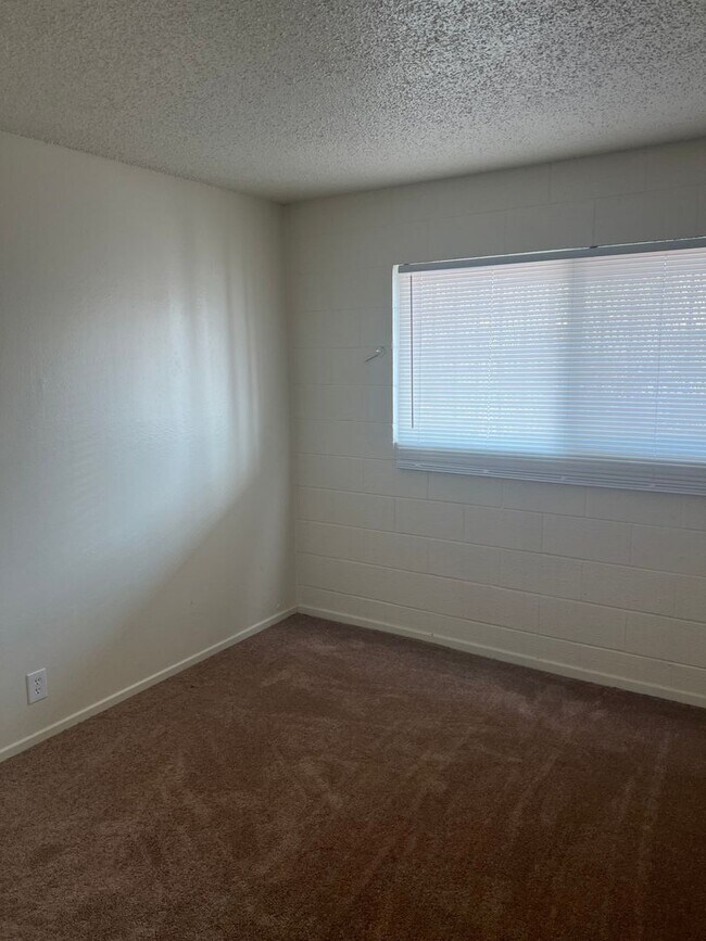 Building Photo - 1 Bedroom 1 Bath In Central Las Vegas