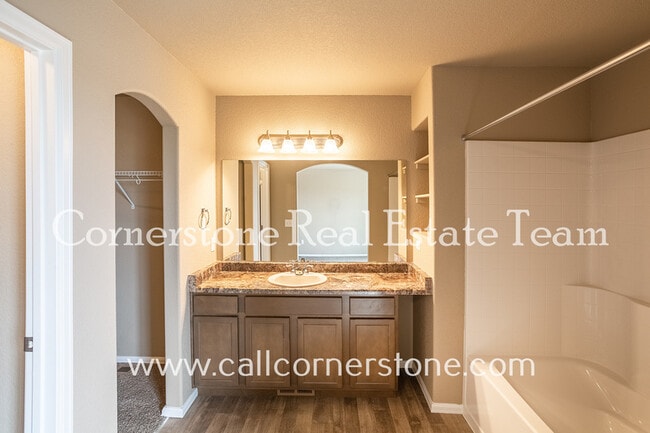 Building Photo - 7694 Pitch Pine Vw