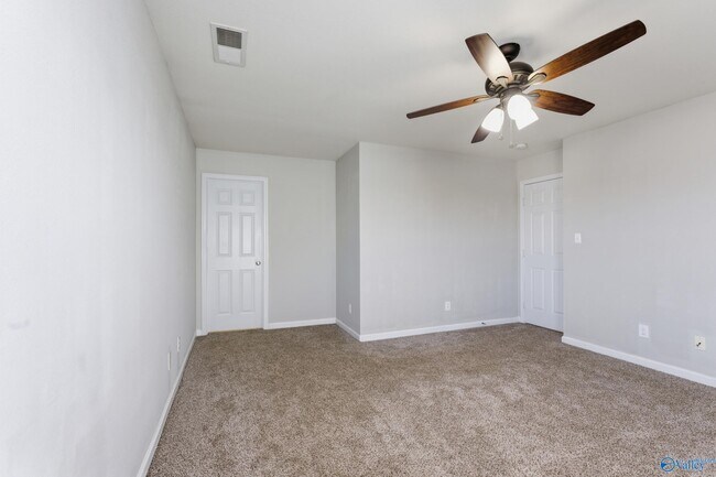 Building Photo - 3294 Castlecreek Dr SW