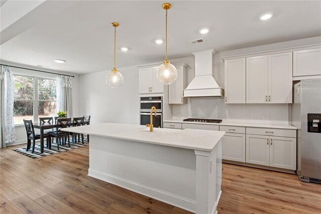 Building Photo - 7595 Tiberon Pkwy