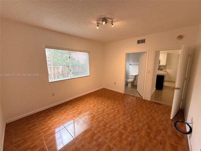 Building Photo - 8025 Lake Dr