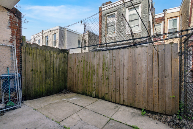 Building Photo - 2556 N Jessup St
