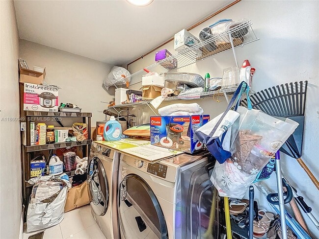 Building Photo - 921 NW 14th St