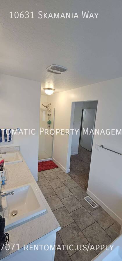 Building Photo - 10631 Skamania Wy