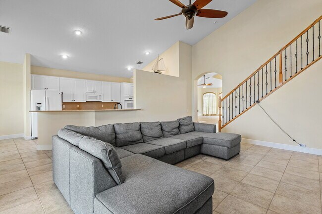 Building Photo - 10250 NW 60th Pl