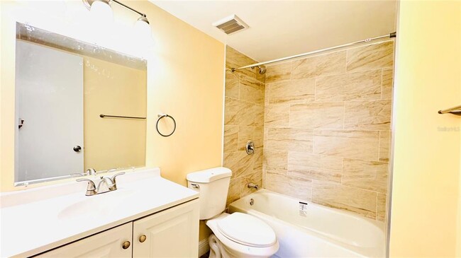 Building Photo - 9015 Westchester Cir