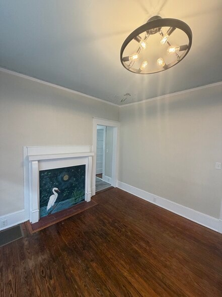 Building Photo - 1904 Perry Ave