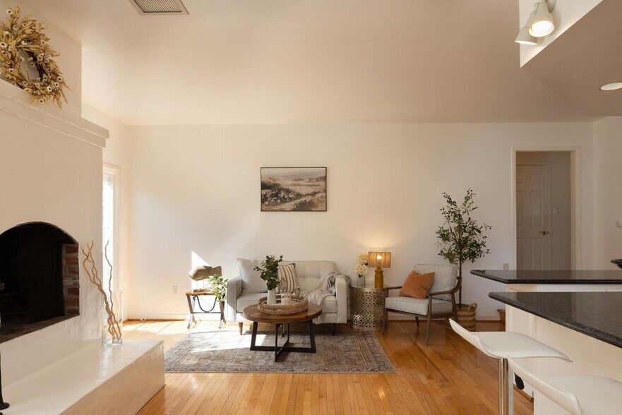 Building Photo - 3050 Ribera Rd