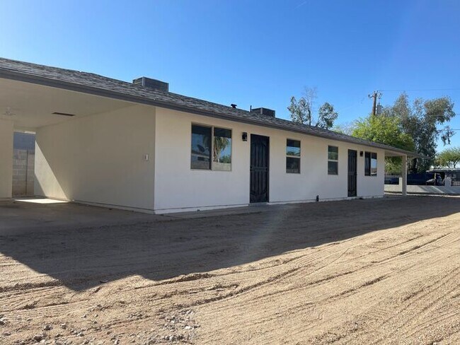 Building Photo - Newly Remodeled 1 Bedroom at end of culdesac, private gate