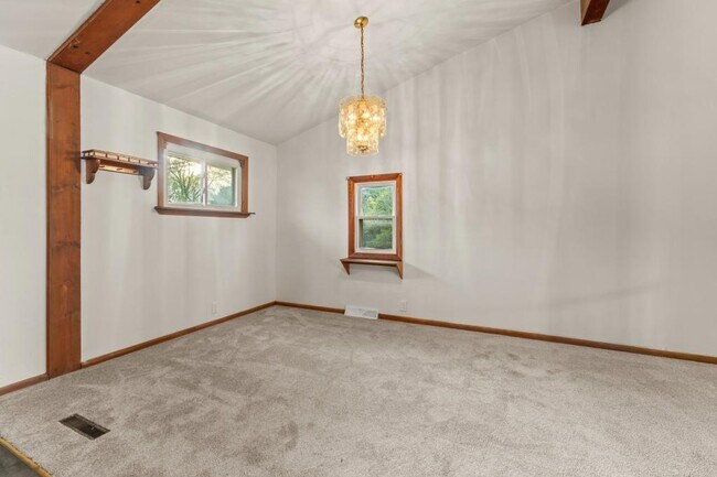 Building Photo - 2611 W 23rd St