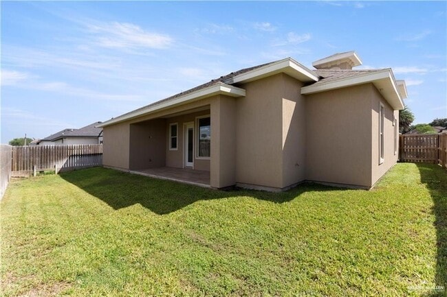 Building Photo - 607 Alameda St