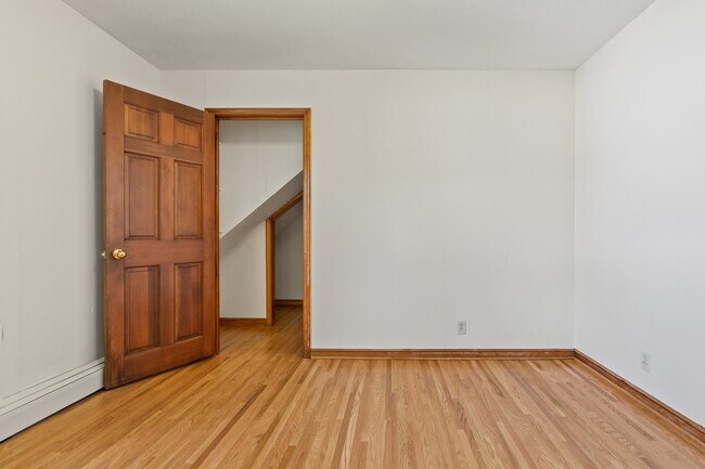 Building Photo - 794 Randolph Ave