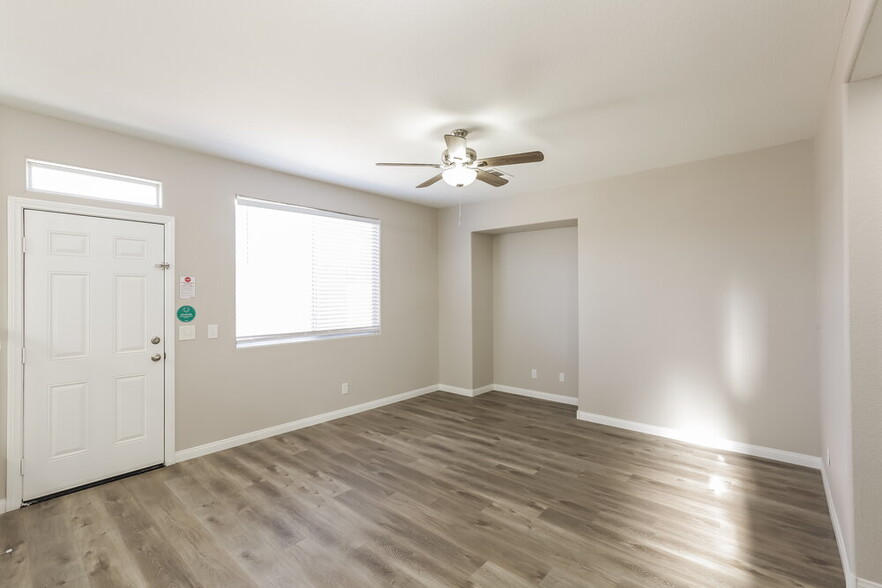 Building Photo - 8815 S Murray Canyon Ct