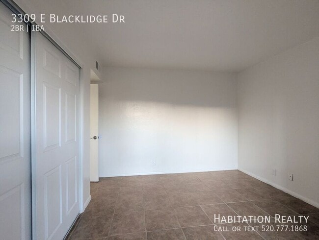 Building Photo - 3309 E Blacklidge Dr