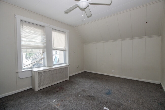 Building Photo - 2244 W Irving Park Rd
