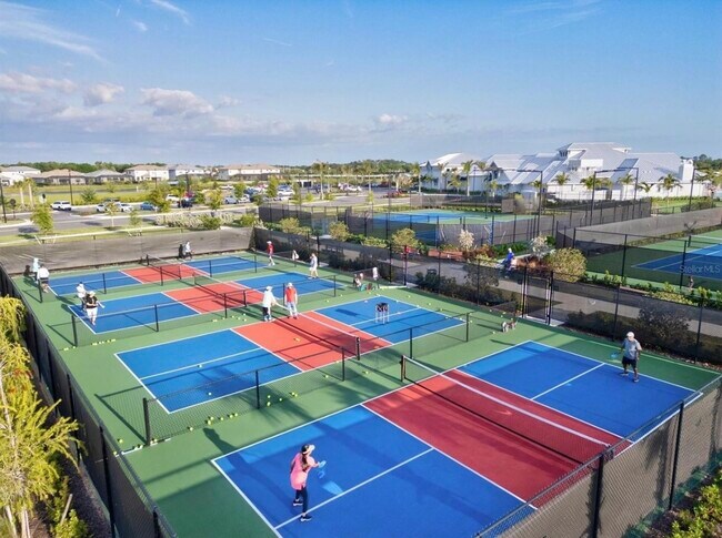 Building Photo - 15519 Sunny Day Dr