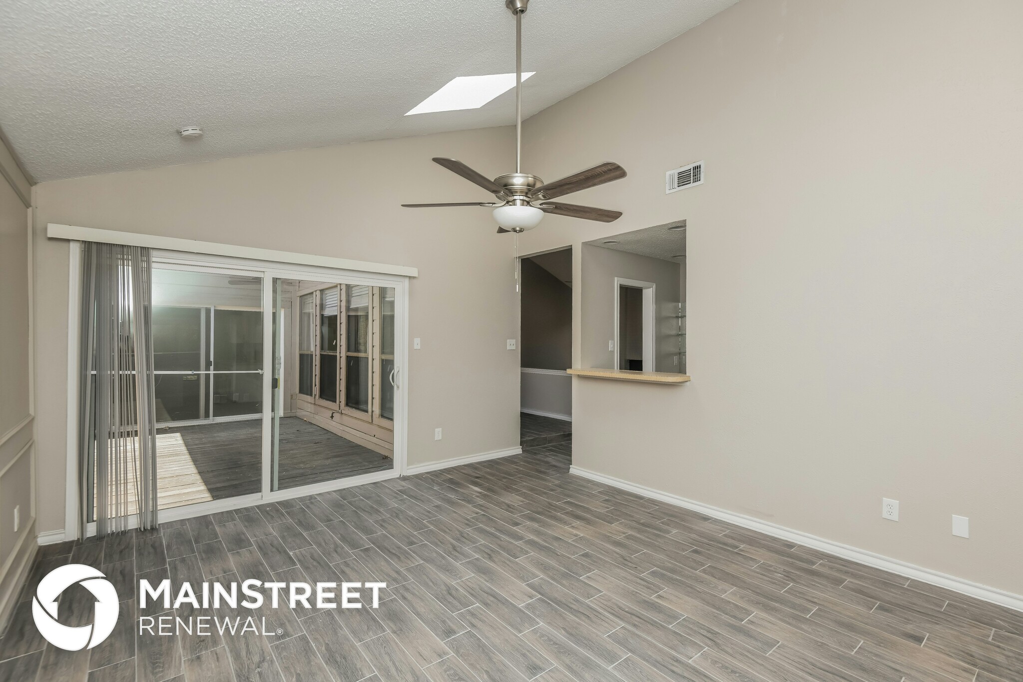 Building Photo - 2206 Mediterranean Ave