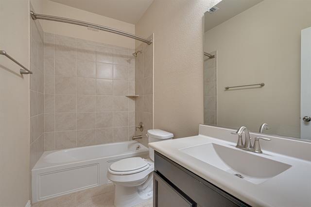 Building Photo - 4112 Hialeah Dr