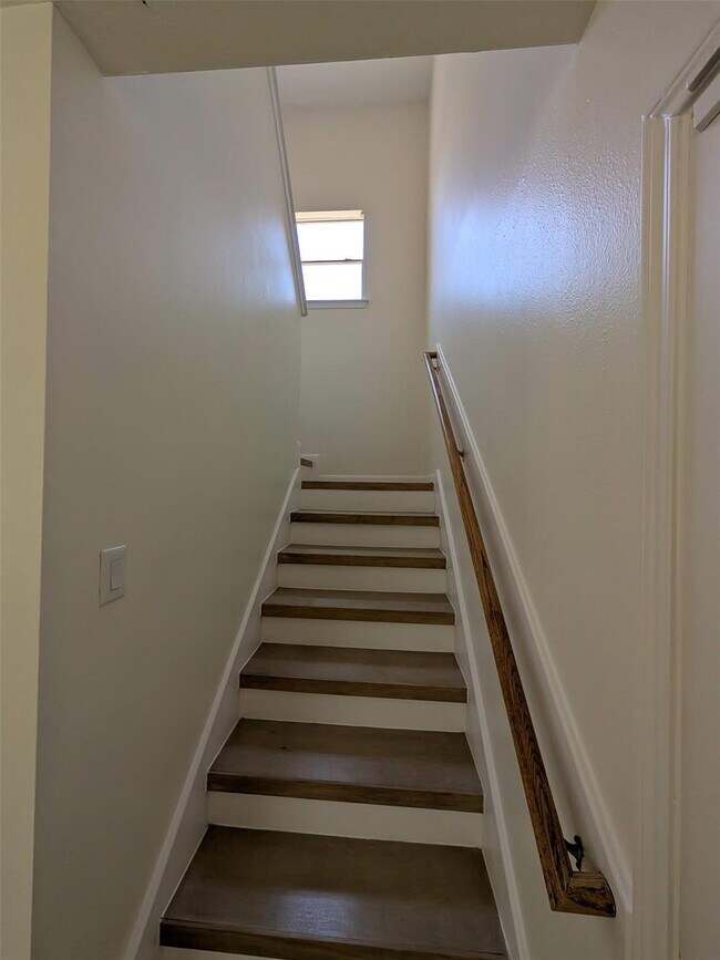 Building Photo - beautiful 3-bedroom, 2.5-bath home in the heart of Tomball!