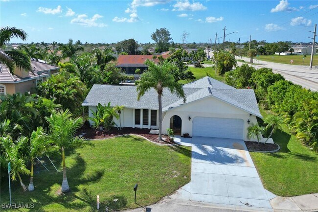 Building Photo - 4800 SW 12th Pl