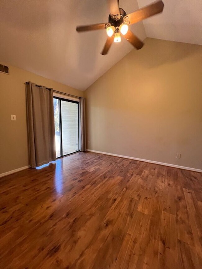 Building Photo - CONDO WITH LOFT IN GAITHERSBURG