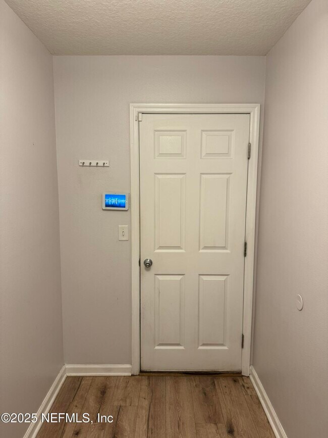 Building Photo - 348 Auburn Oaks Rd E