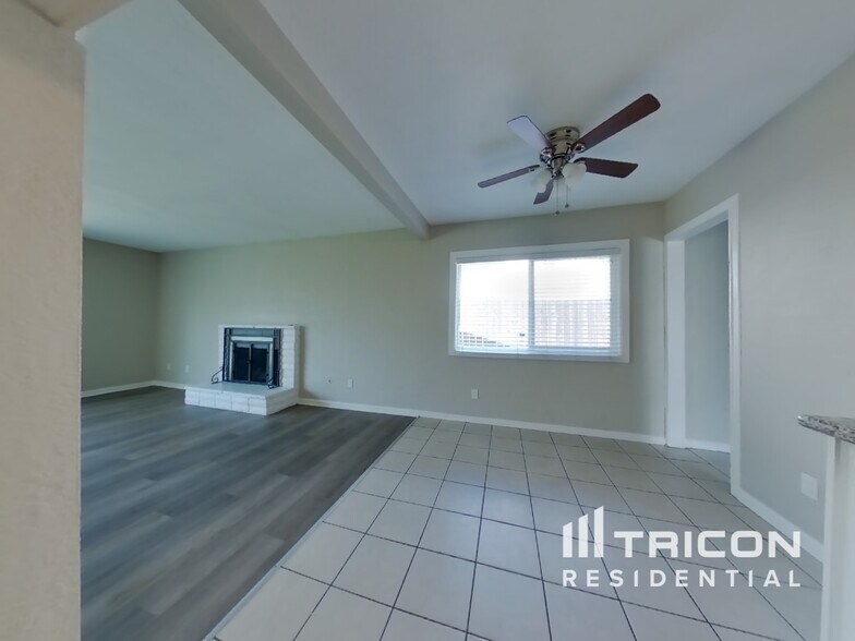 Building Photo - 25030 Gentian Ave
