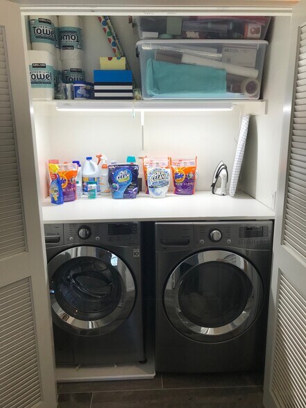 Laundry - 2626 Bellezza Dr
