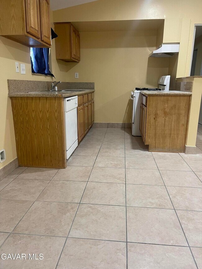 Building Photo - 2004 W Oldfield St