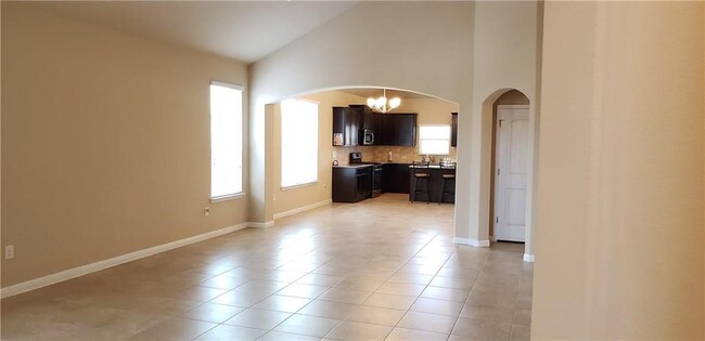 Building Photo - 16405 Pienza Dr