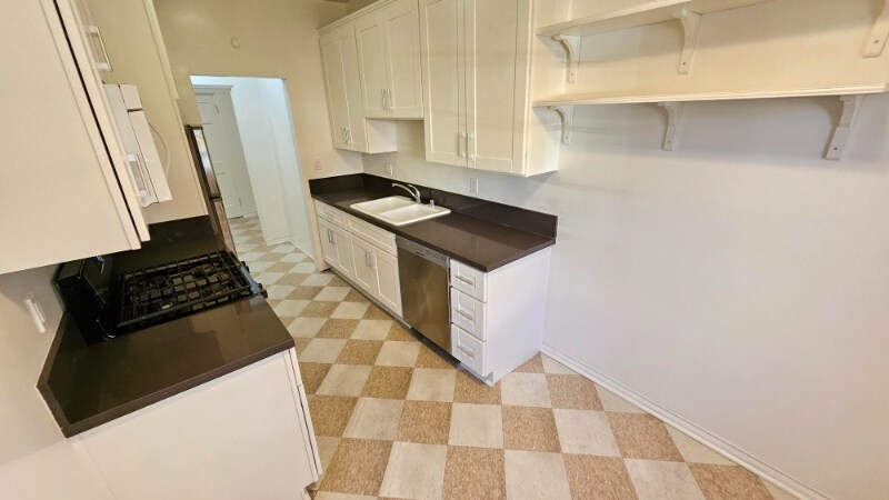 Building Photo - 355 Cochran Ave