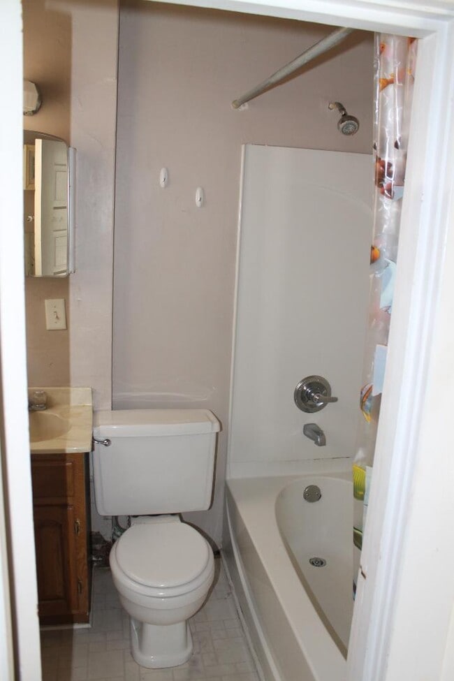 Building Photo - 20 N Willow St