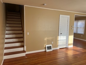 Building Photo - 1443 Thayer Dr