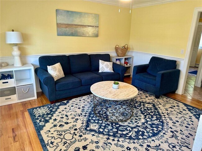 Building Photo - 25 Sycamore Dr